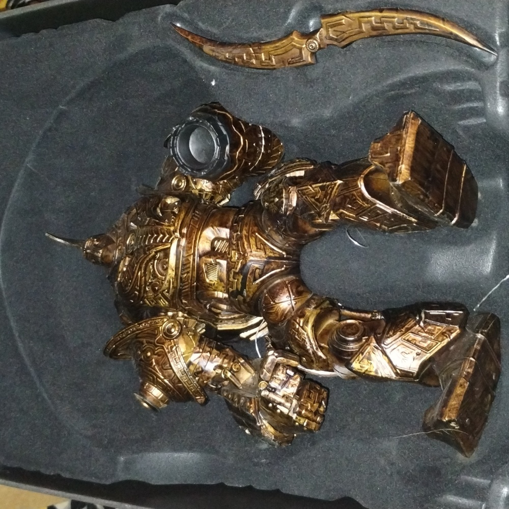 The Elder Scrolls Online Collector's Edition Dwarven Colossus Statue